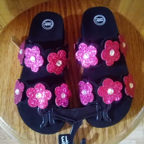 wonder nation flip flops